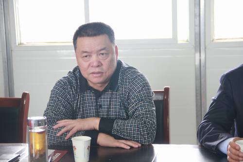 陜煤集團(tuán)總經(jīng)理助理、建設(shè)集團(tuán)聯(lián)合黨委書記、董事長(zhǎng)寧興剛節(jié)日期間深入銅煤公司施工生產(chǎn)一線視察慰問(wèn)