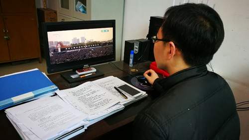 澄合分公司職工收看12.13國家公祭日紀念活動