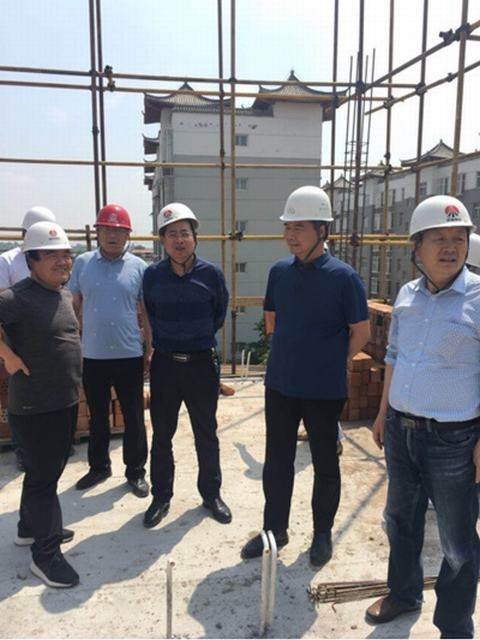 贠公法深入咸陽分公司、天工公司、路橋分公司、澄合分公司工地檢查指導(dǎo)安全工作