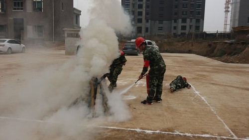 陜煤建設銅煤公司第十二項目部開展冬季消防應急演練活動