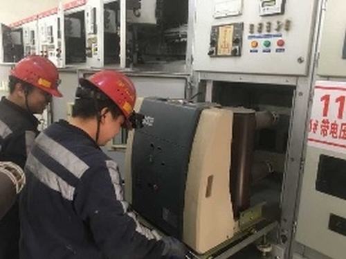 陜煤建設洗選煤運營公司檸條塔運營項目部積極開展春季電氣預防性試驗