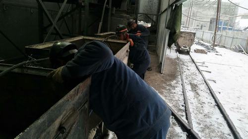 陜煤建設礦建二公司各項目部認真開展“提升運輸、車輛運輸安全整治專項活動 ”