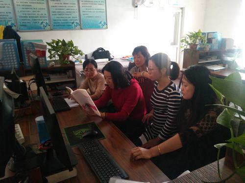 陜煤建設韓城分公司安裝六項目部開展“書香三八”讀書活動展女工風采