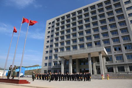 陜煤建設天工公司土建七部承建的彬長鐵路運輸公司綜合樓一次性驗收合格