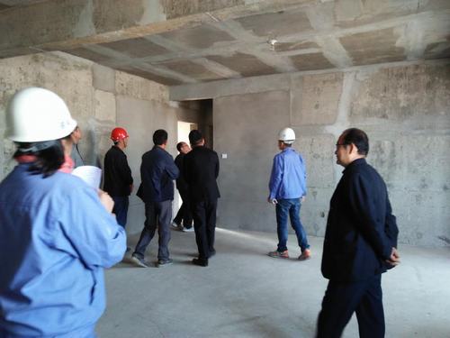 陜煤建設銅煤公司承建的銅煤二號白樺林小區1#、3#樓工程順利竣工驗收