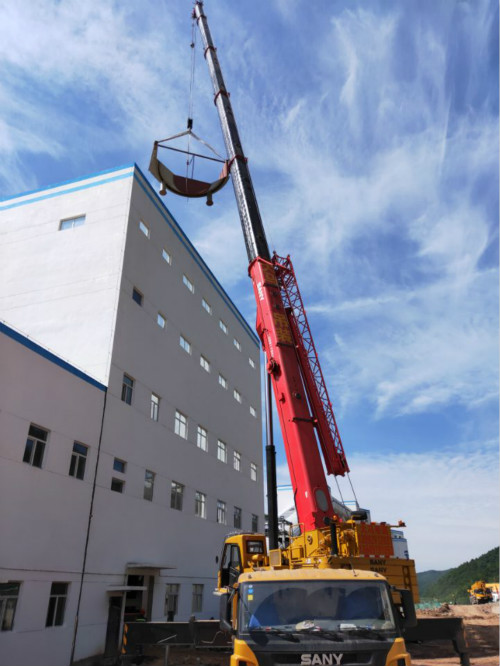 陜煤建設機電安裝公司承建冶坪礦動篩車間濃縮機吊裝順利完成