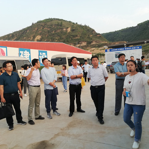 國家衛生健康委宣傳司新聞網絡處處長劉哲峰一行至清澗北國棗業紅棗深加工項目進行調研采訪