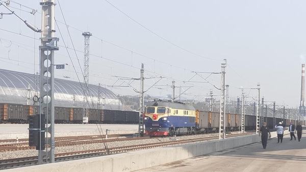 陜煤建設韓城分公司燕家塔煤炭物資集運公司煤臺及鐵路專用線環保擴能改造項目正式開通運營