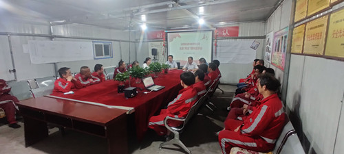 陜煤建設機電安裝公司深入一線講廉政黨課