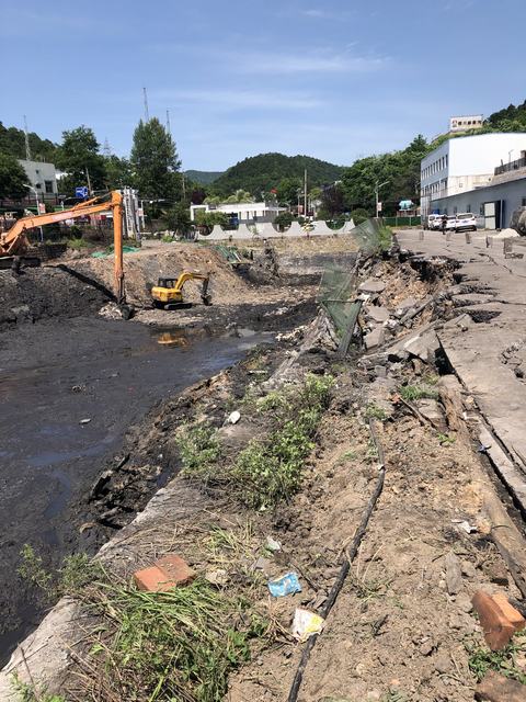 銅川礦業公司玉華煤礦柴家溝井污水沉淀池護坡及道路搶修方案設計圓滿完成