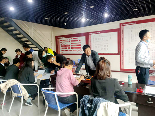 陜煤建設(shè)公司:神南華府項(xiàng)目地下儲(chǔ)物間開售首日告捷