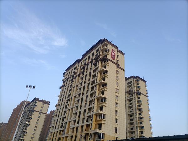 陜煤建設(shè)渭南分公司第五項(xiàng)目部承建的禮悅閣精品住宅小區(qū)項(xiàng)目換新衣