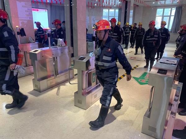 陜煤建設韓城分公司安裝三項目部持之以恒打贏排水系統安裝“持久戰”