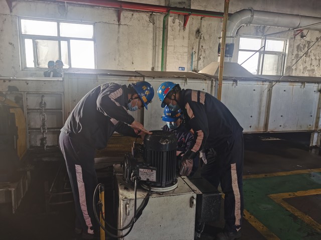 【春節一線報道】陜煤建設洗選煤運營公司紅柳林洗煤廠項目部：  堅守崗位過除夕，送上“平安?！?></div>
                                <div   id=