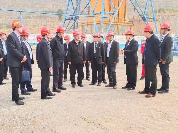 韓城礦業董事長張維新蒞臨陜煤建設礦建二公司王峰項目部檢查指導工作