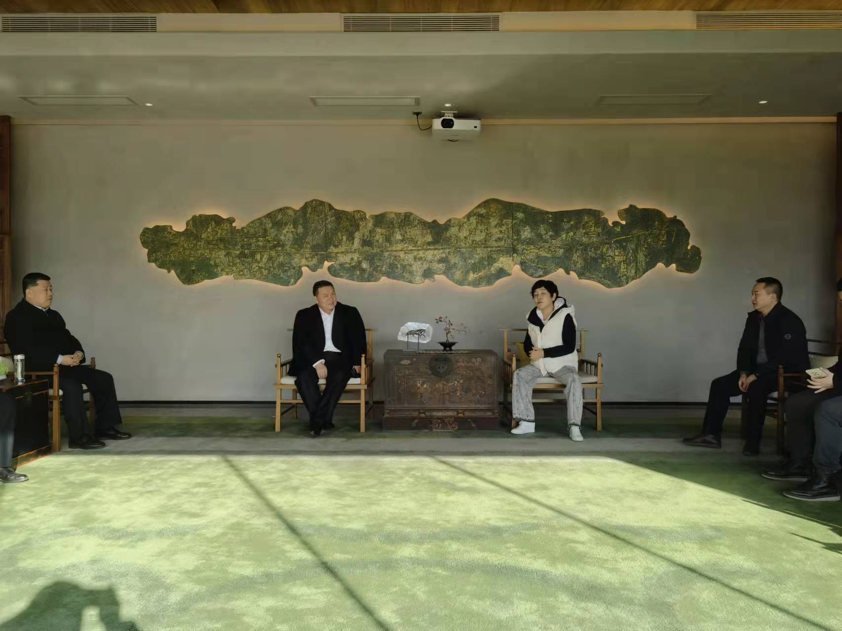 寧興剛、王寧到天朗控股集團開展合作交流