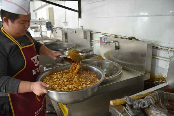 陜煤建設煤礦運營服務分公司：把“食”事辦好，讓幸福走上舌尖