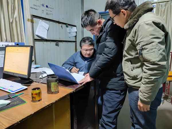 陜煤建設(shè)煤礦運(yùn)營服務(wù)分公司：青監(jiān)崗“零點(diǎn)行動(dòng)”為安全保駕護(hù)航