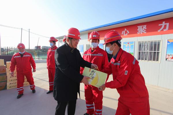 彬長礦業(yè)公司領(lǐng)導蒞臨陜煤建設(shè)礦建二公司第三項目部檢查慰問