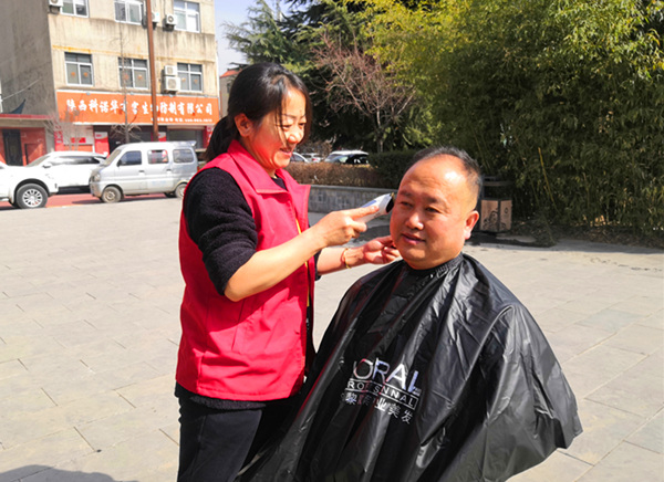 陜煤建設(shè)礦建三公司：向春天報(bào)到 ！學(xué)雷鋒我們來了