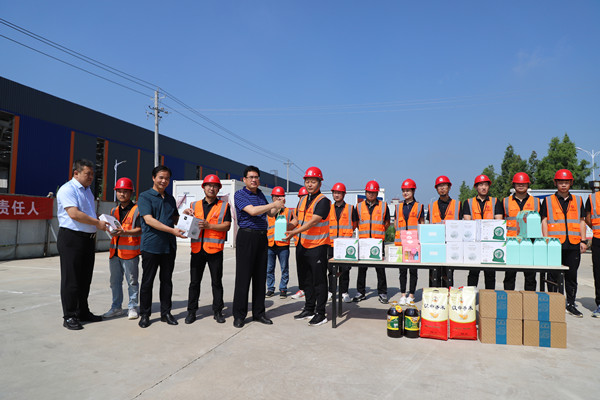 司正林深入漢中分公司開展慰問”送清涼”