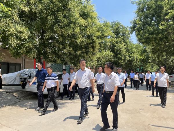 蒲城縣委書記張毅鋒一行深入蒲城縣槐院里歷史文化街區(qū)項目進(jìn)行視察