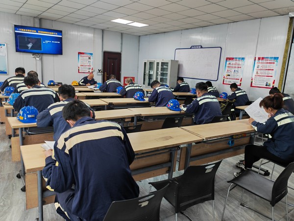 陜煤建設洗選煤運營公司紅柳林洗煤廠項目部:暢通機電“毛細血管,護好安全“大心臟”