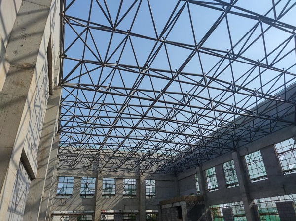 陜煤建設綠宇公司:中秋獻禮,提前完成網架吊裝