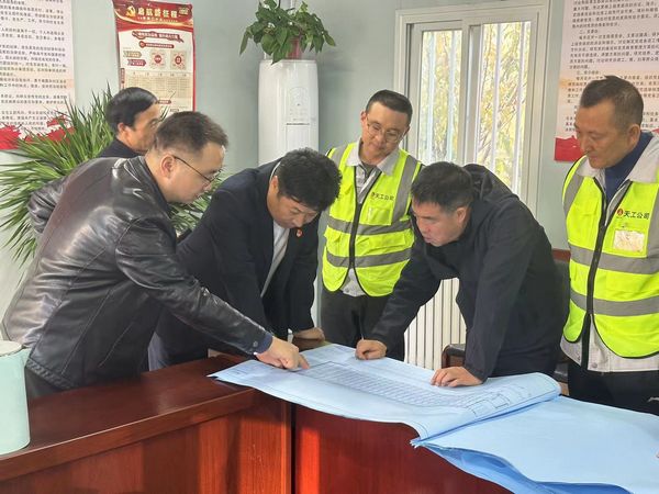 黃陵建莊礦業有限公司總經理蘇小衛蒞臨陜煤建設天工公司建莊項目部檢查指導工作