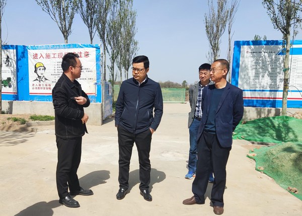 陜西彬長(zhǎng)文家坡礦業(yè)有限公司董事長(zhǎng)、總經(jīng)理徐景果蒞臨陜煤建設(shè)路橋分公司彬長(zhǎng)項(xiàng)目部檢查