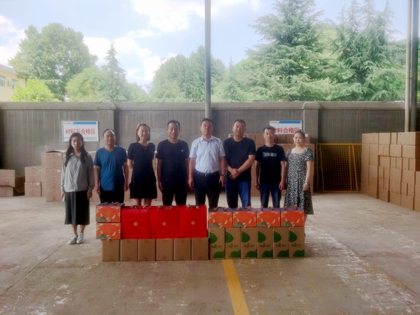 陜煤建設(shè)銅煤公司：端午濃情系職工為職工發(fā)放暖心粽子