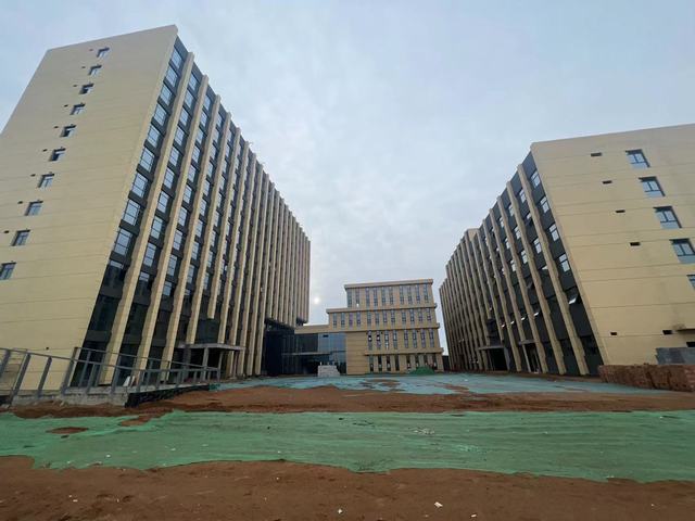 陜煤建設(shè)韓城分公司：張家峁礦業(yè)有限公司2-2煤開采配套行政福利設(shè)施項(xiàng)目順利通過(guò)竣工驗(yàn)收