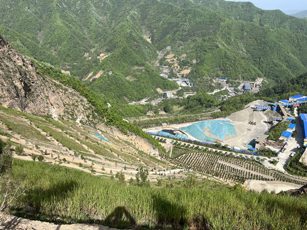 搶工期、保質量，只爭朝夕施工忙