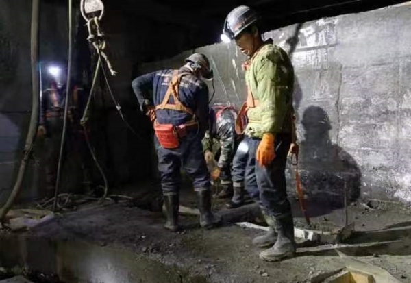 陜煤建設礦建三公司順利完成崔木北翼副立井井壁充填工程