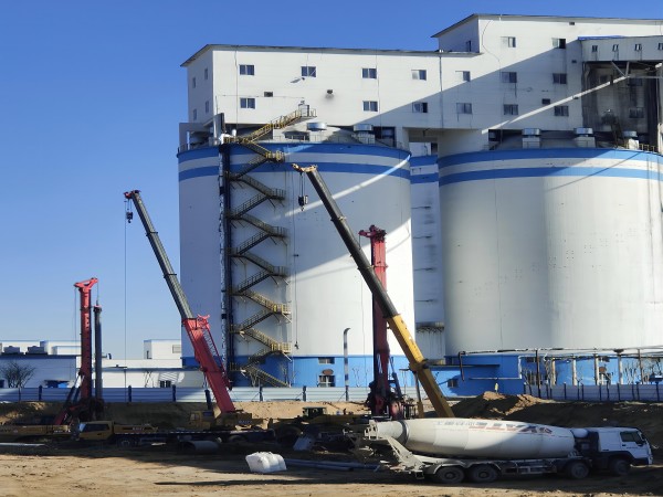 陜煤建設渭南分公司承建的小保當選煤廠技改項目2號末煤倉、原煤倉樁基工程順利完成