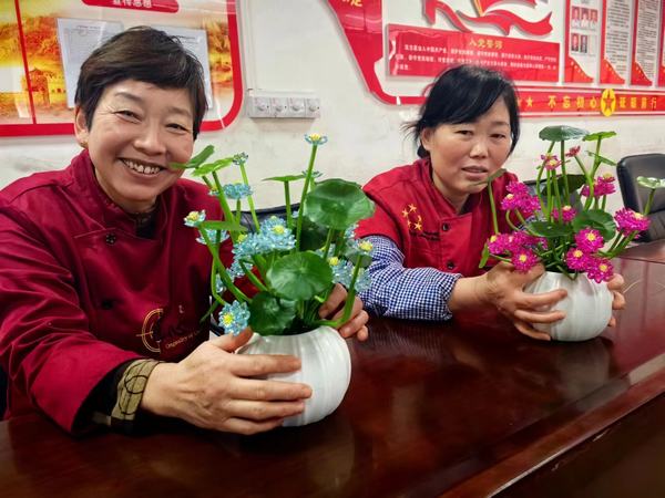 陜煤建設洗選煤運營公司檸條塔運營項目部開展 “巧手傳廉情，歡喜迎元旦”主題手工活動