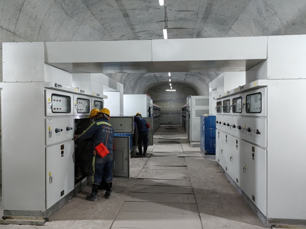 陜煤建設機電安裝公司：寒冬臘月鏖戰鏡鐵山