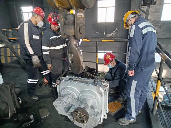 陜煤建設(shè)洗選煤運(yùn)營(yíng)公司澄合山陽(yáng)運(yùn)營(yíng)項(xiàng)目部：打響檢修攻堅(jiān)戰(zhàn)，護(hù)航安全生產(chǎn)行穩(wěn)致遠(yuǎn)