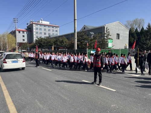 陜煤建設(shè)榆林公司第一項(xiàng)目部:開啟“守護(hù)模式”為學(xué)子們安全保駕護(hù)航 踐行國企社會(huì)擔(dān)當(dāng)