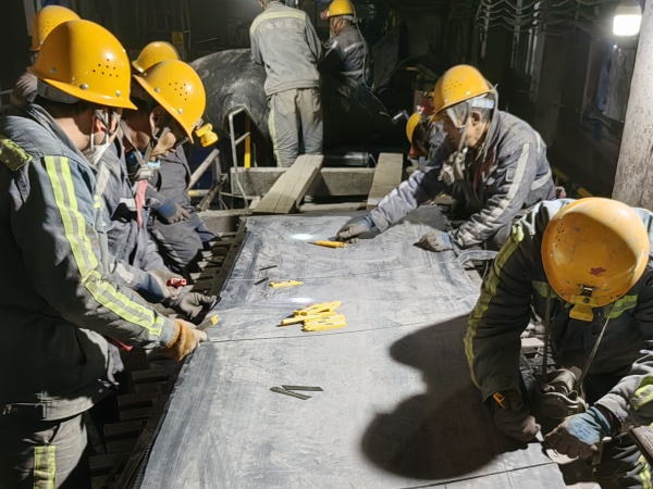 陜煤建設機電安裝公司:凝心聚力忙檢修,爭分奪秒不停歇