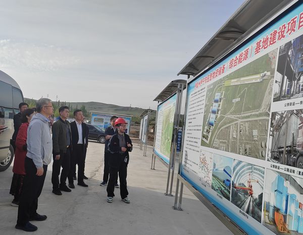江西省贛州市委常委、副市長竇良坦蒞臨陜煤建設天工公司新疆第一項目部調研指導工作