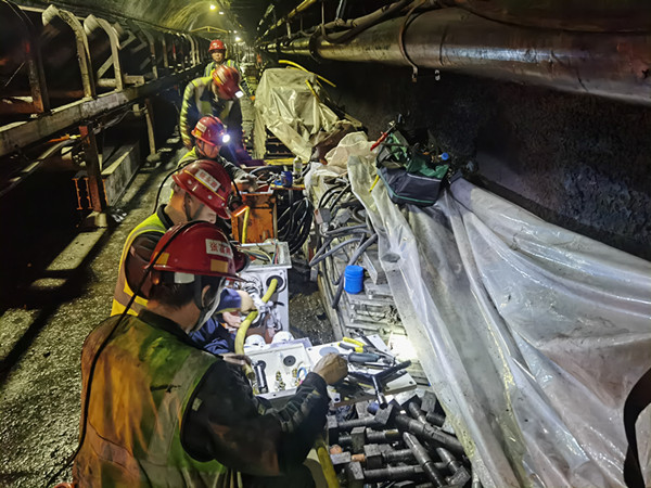 陜煤建設機電安裝公司：五一施工不停歇 奏響勞動奮進曲