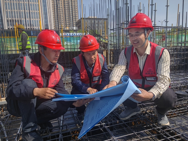 陜煤建設榆林公司榆溪圣境項目部：堅守現場，做質量的捍衛者