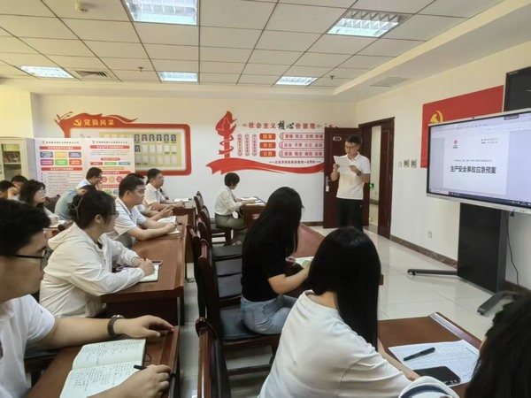 陜煤建設(shè)煤礦運(yùn)營服務(wù)分公司：開展生產(chǎn)安全事故應(yīng)急預(yù)案培訓(xùn)活動(dòng)  提升應(yīng)急處理能力