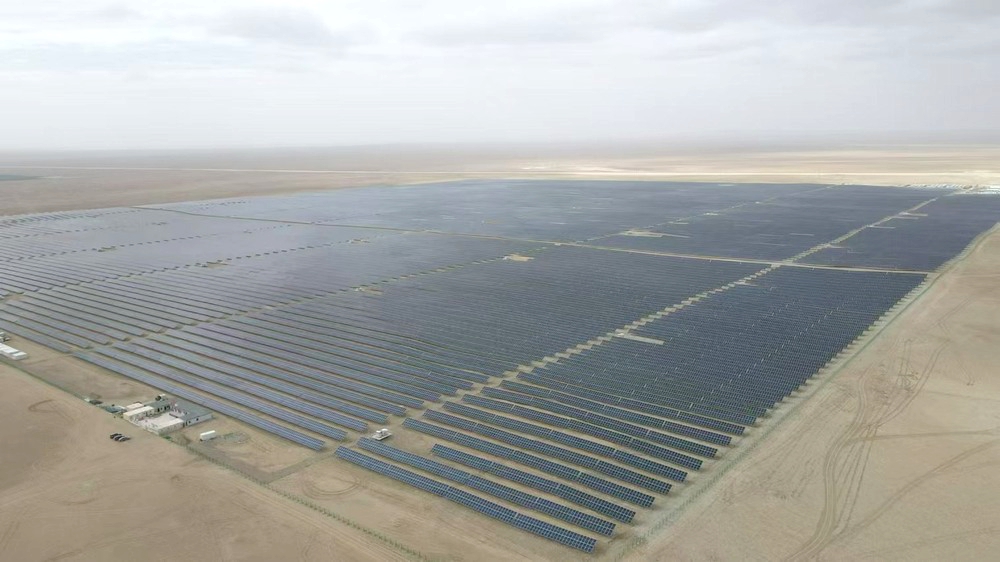 陜煤建設(shè)天工公司青海西臺(tái)光儲(chǔ)項(xiàng)目（光伏場(chǎng)區(qū)）土建及光伏組件安裝工程圓滿完工