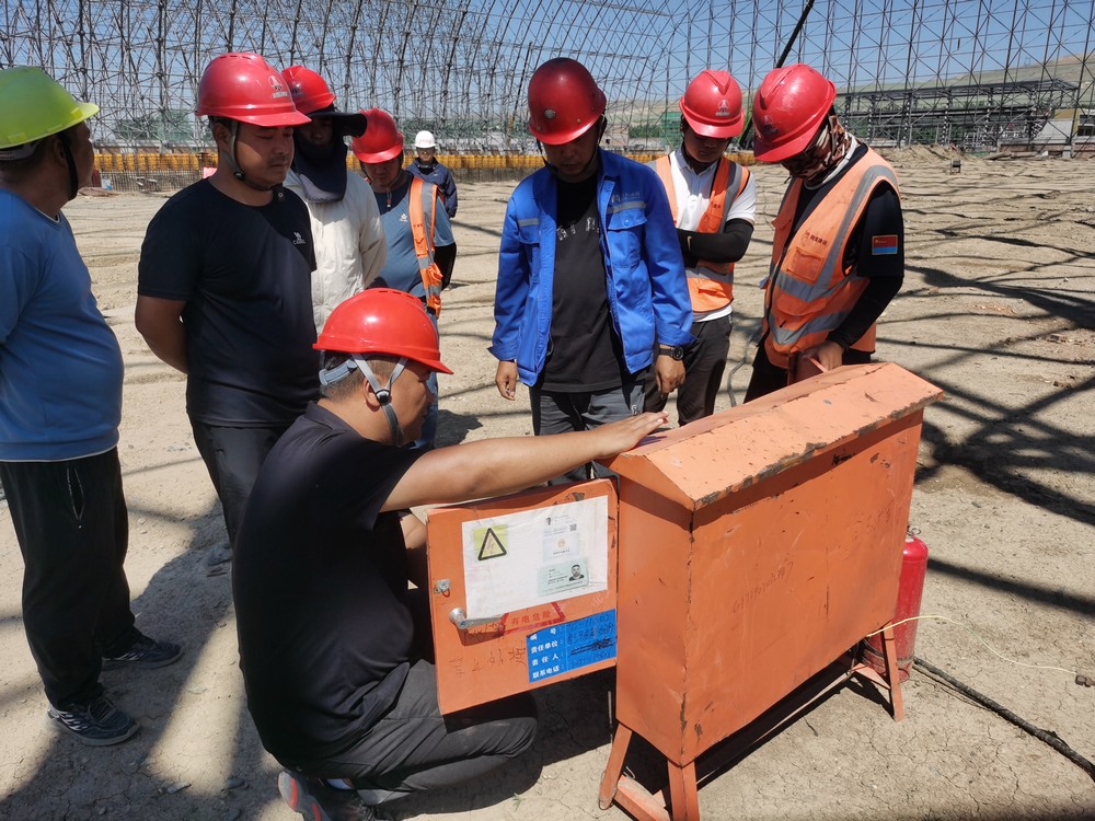 陜煤建設(shè)天工公司新疆第一項目部：繃緊安全管理弦，奏響百安行動樂章