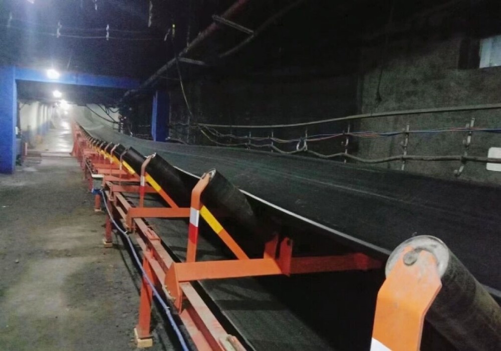 陜煤建設(shè)韓城分公司安裝四項(xiàng)目部:文家坡礦井及選煤廠42盤(pán)區(qū)帶式輸送機(jī)設(shè)備及配電安裝工程順利通過(guò)竣工驗(yàn)收