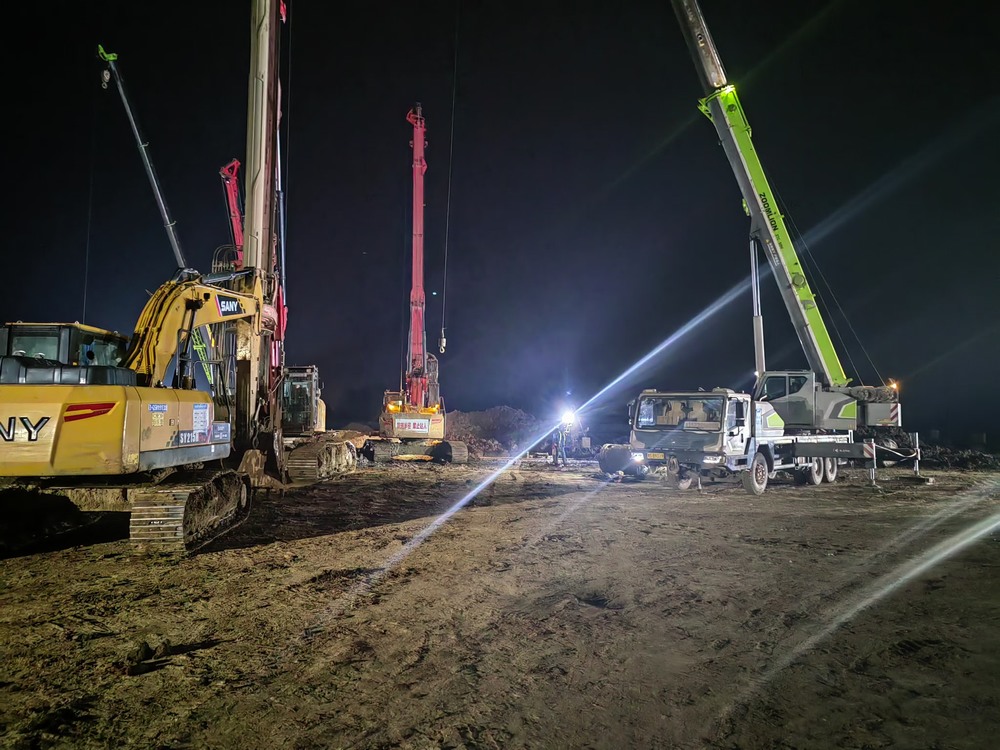 陜煤建設(shè)韓城分公司土建四項(xiàng)目部：夜幕下的奮斗，鑄就精品工程輝煌篇章