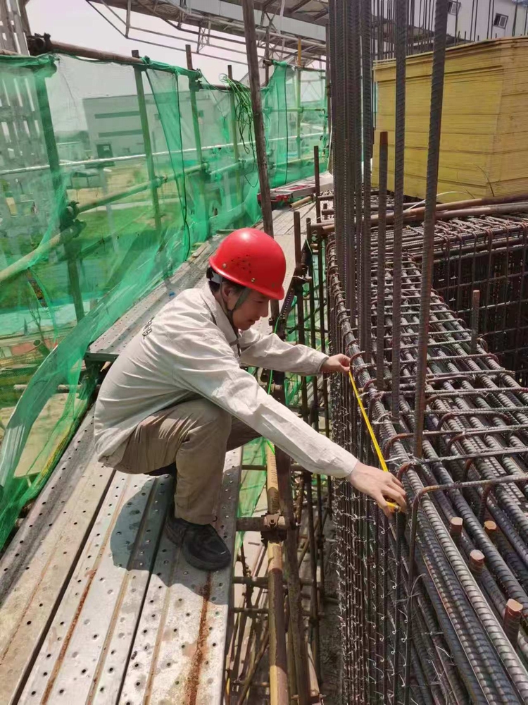 強(qiáng)化現(xiàn)場(chǎng)檢查  筑牢工程質(zhì)量安全防線