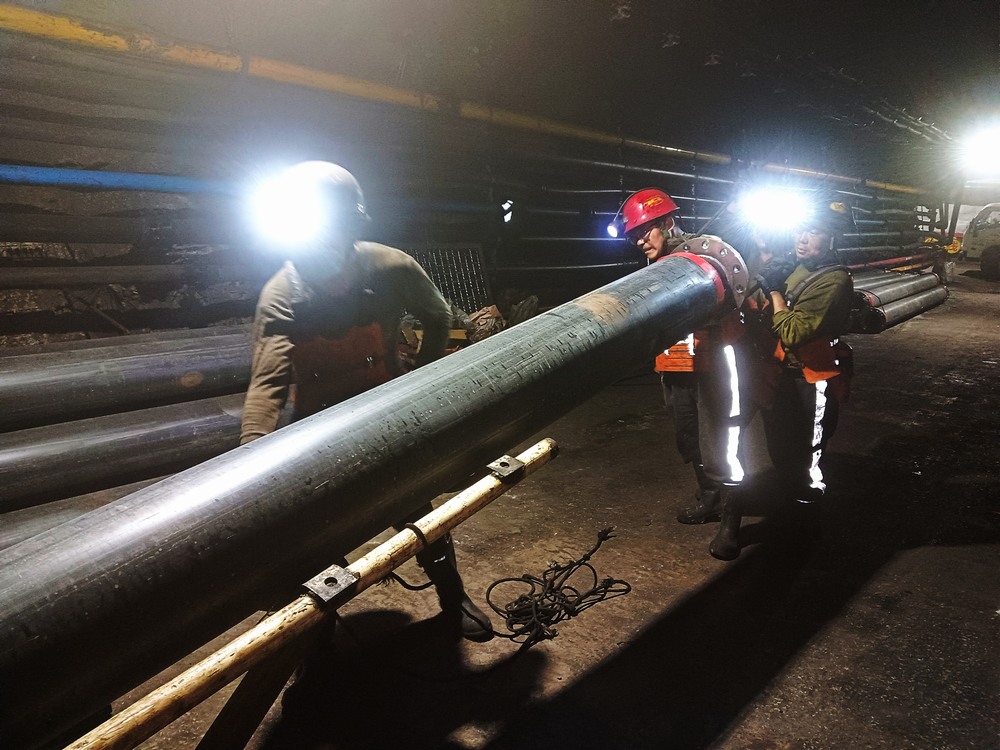 陜煤建設渭南分公司第三安裝項目部:“多點開花”保生產 勁吹三月“安全風”